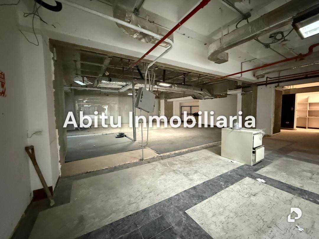 Local comercial en Los Palos Grandes, Caracas – 8