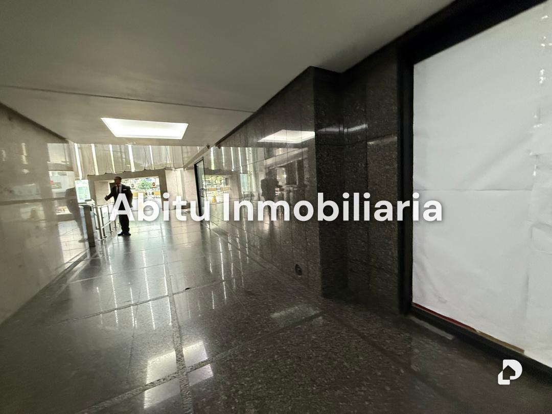 Local comercial en Los Palos Grandes, Caracas – 3