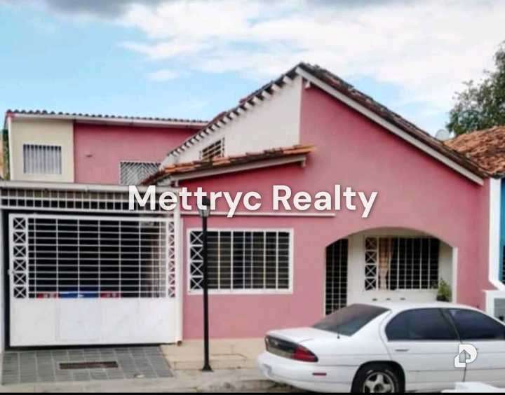 Casa en Pque. Res. Las Mercedes, Valencia – 1