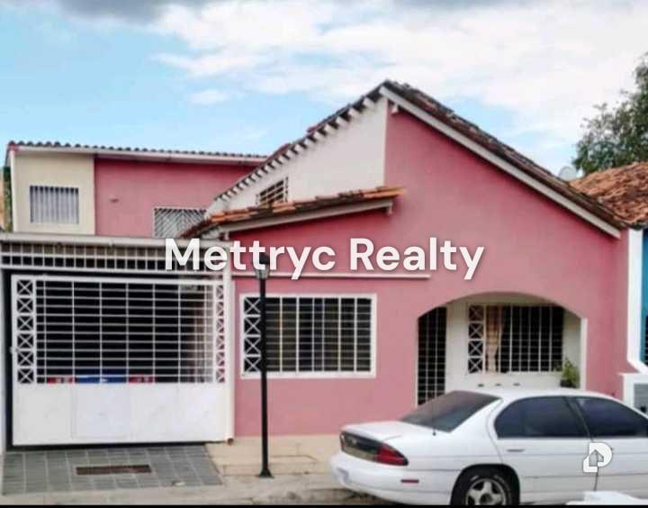 Casa en Pque. Res. Las Mercedes, Valencia – 1