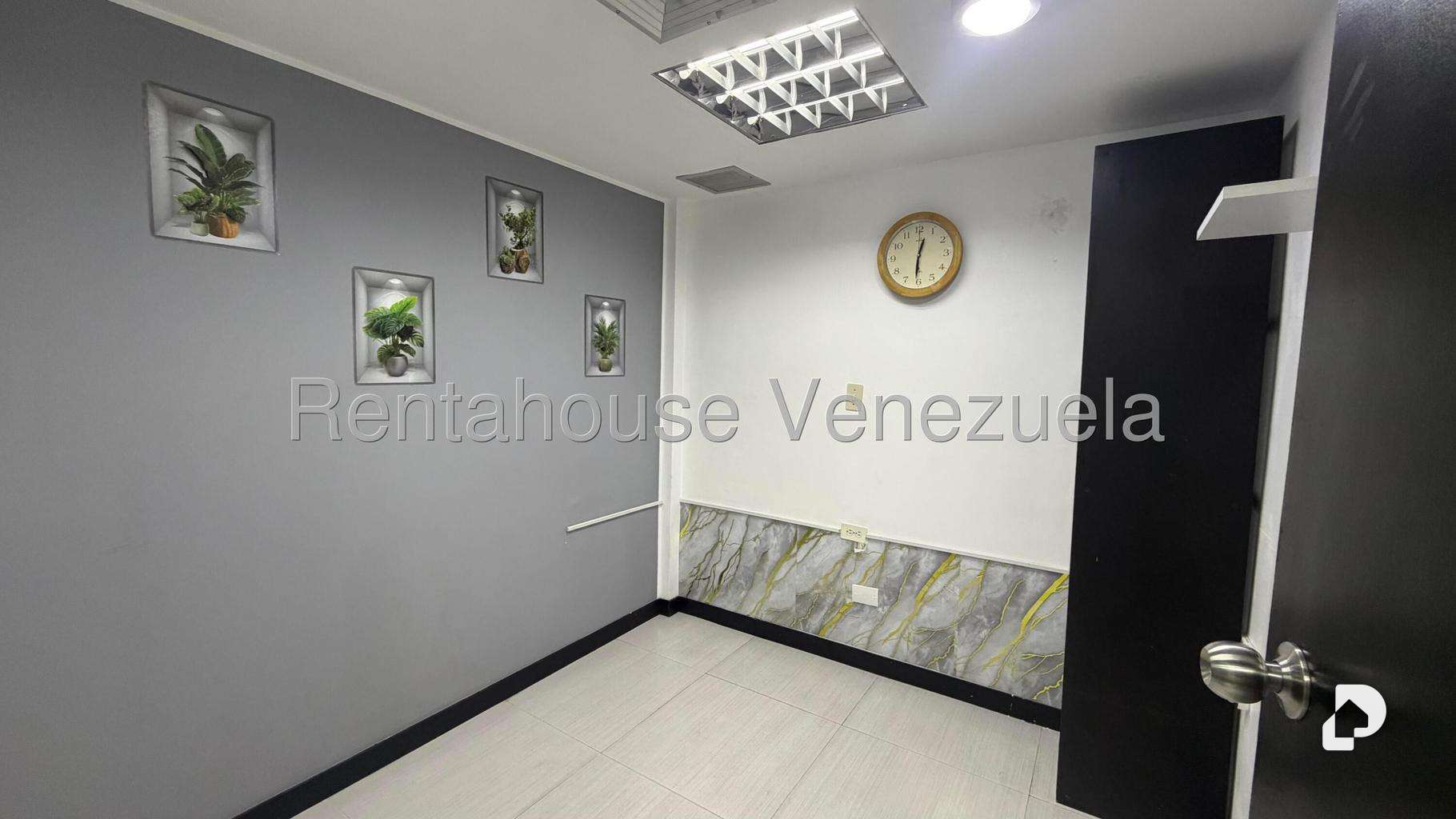 Local comercial en San Bernardino, Caracas – 24