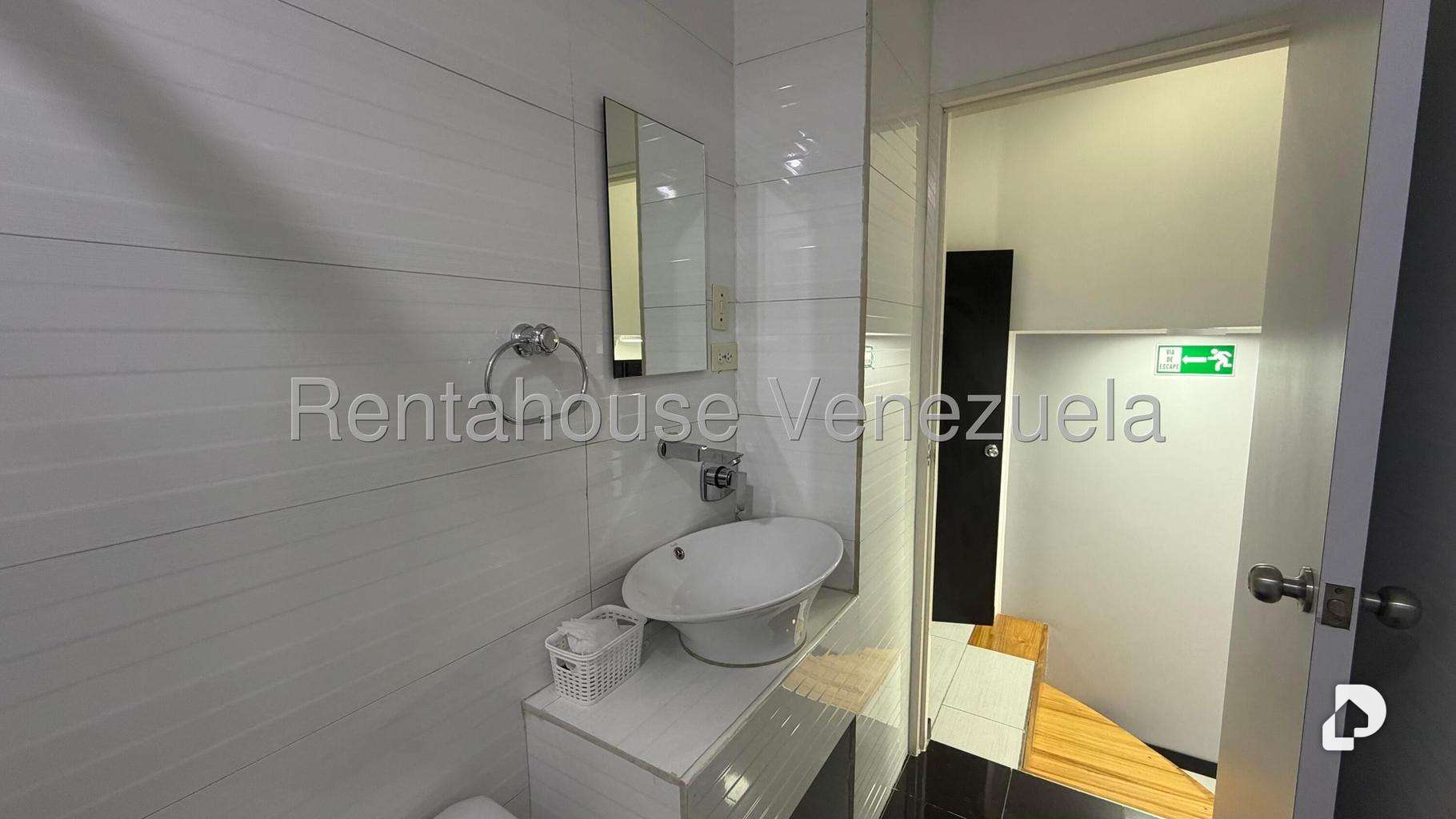 Local comercial en San Bernardino, Caracas – 28