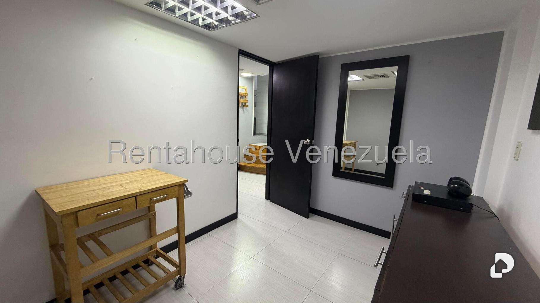 Local comercial en San Bernardino, Caracas – 25