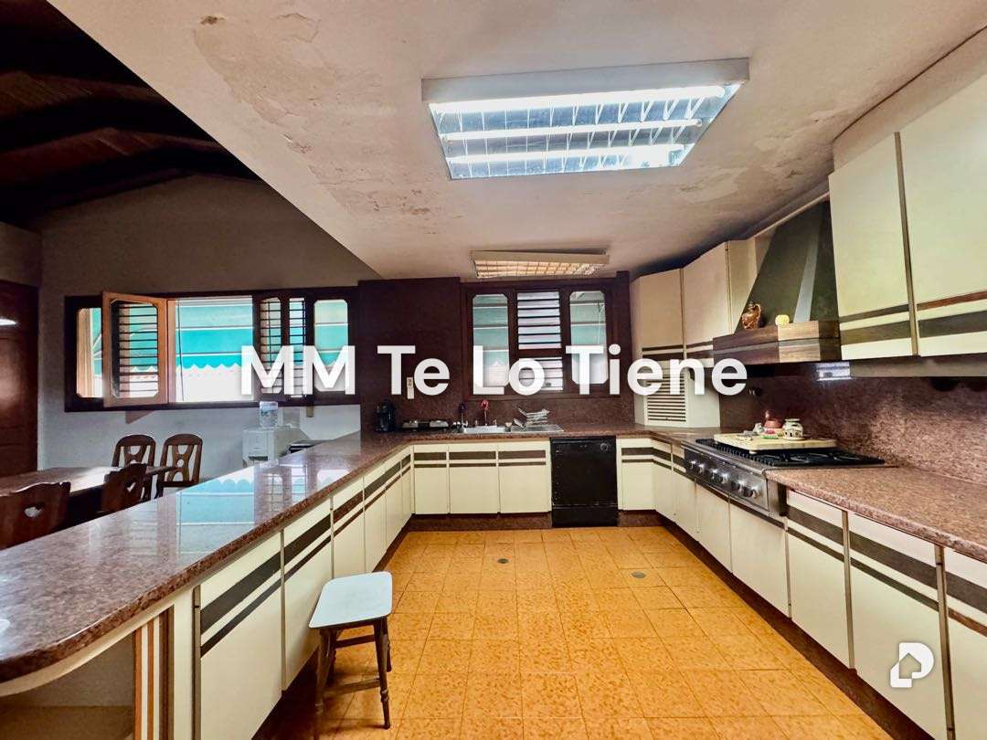 Casa en La Lagunita, Caracas – 12