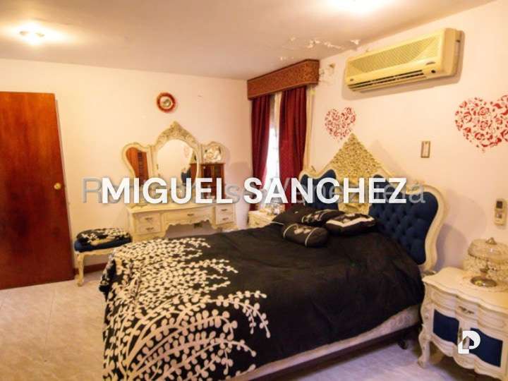 Casa en Lomas de La Laguntia, Caracas – 21