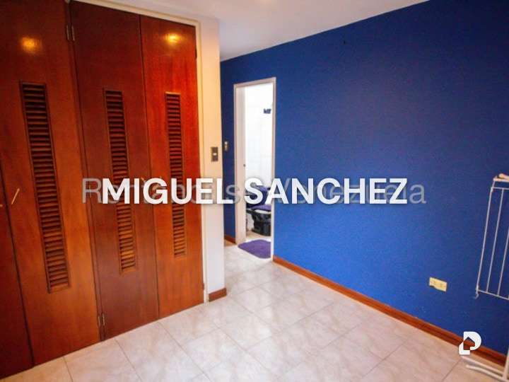 Casa en Lomas de La Laguntia, Caracas – 25