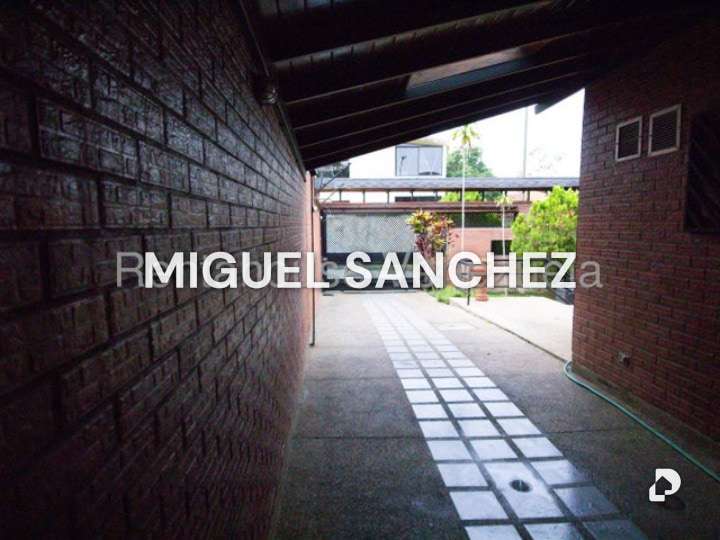 Casa en Lomas de La Laguntia, Caracas – 30