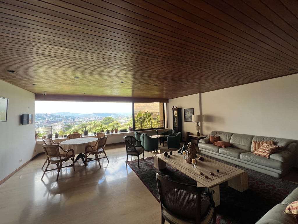 Apartamento en Los Palos Grandes, Caracas - 1