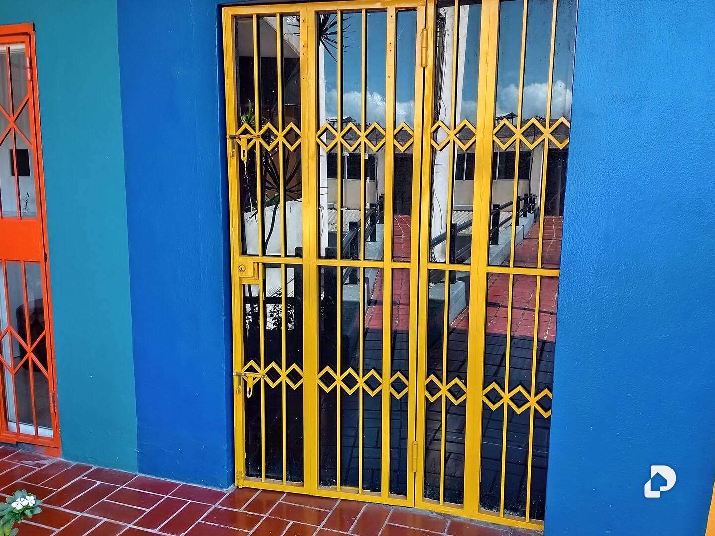 Local comercial en Parroquia Urbana San José, Valencia – 3