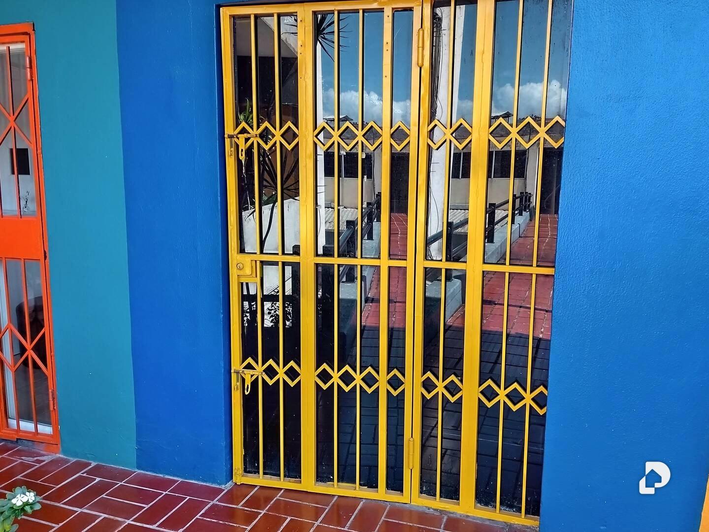 Local comercial en Parroquia Urbana San José, Valencia – 3