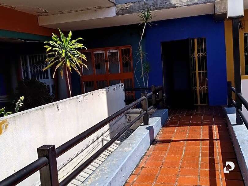Local comercial en Parroquia Urbana San José, Valencia – 2