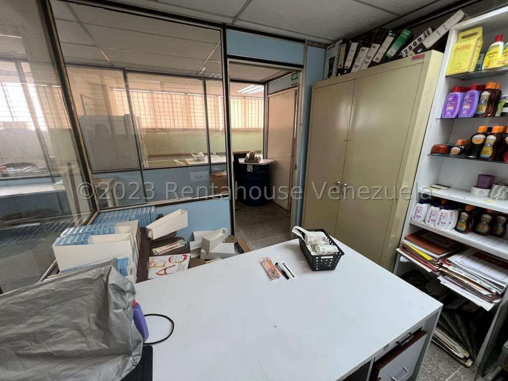 Local comercial en La Urbina, Caracas
