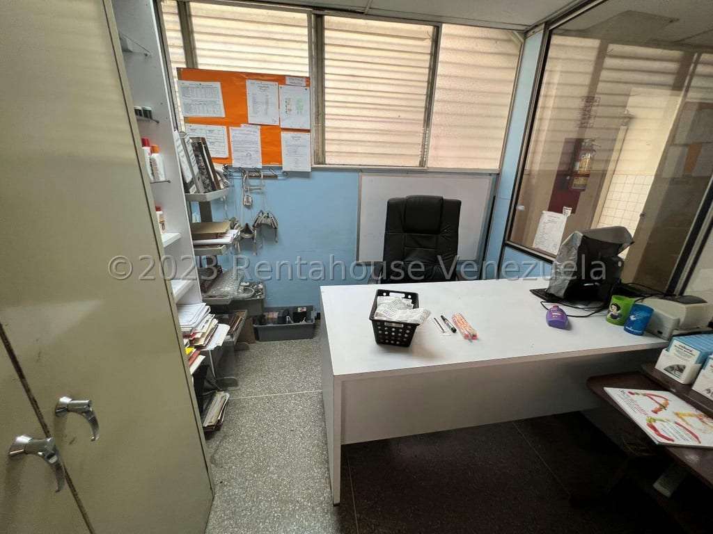 Local comercial en La Urbina, Caracas