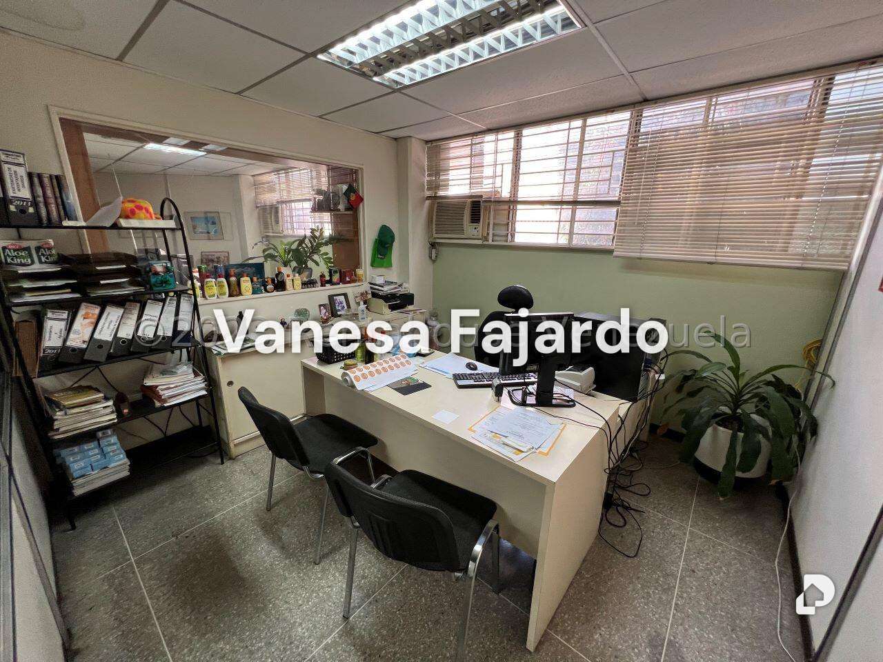 Local comercial en La Urbina, Caracas – 7