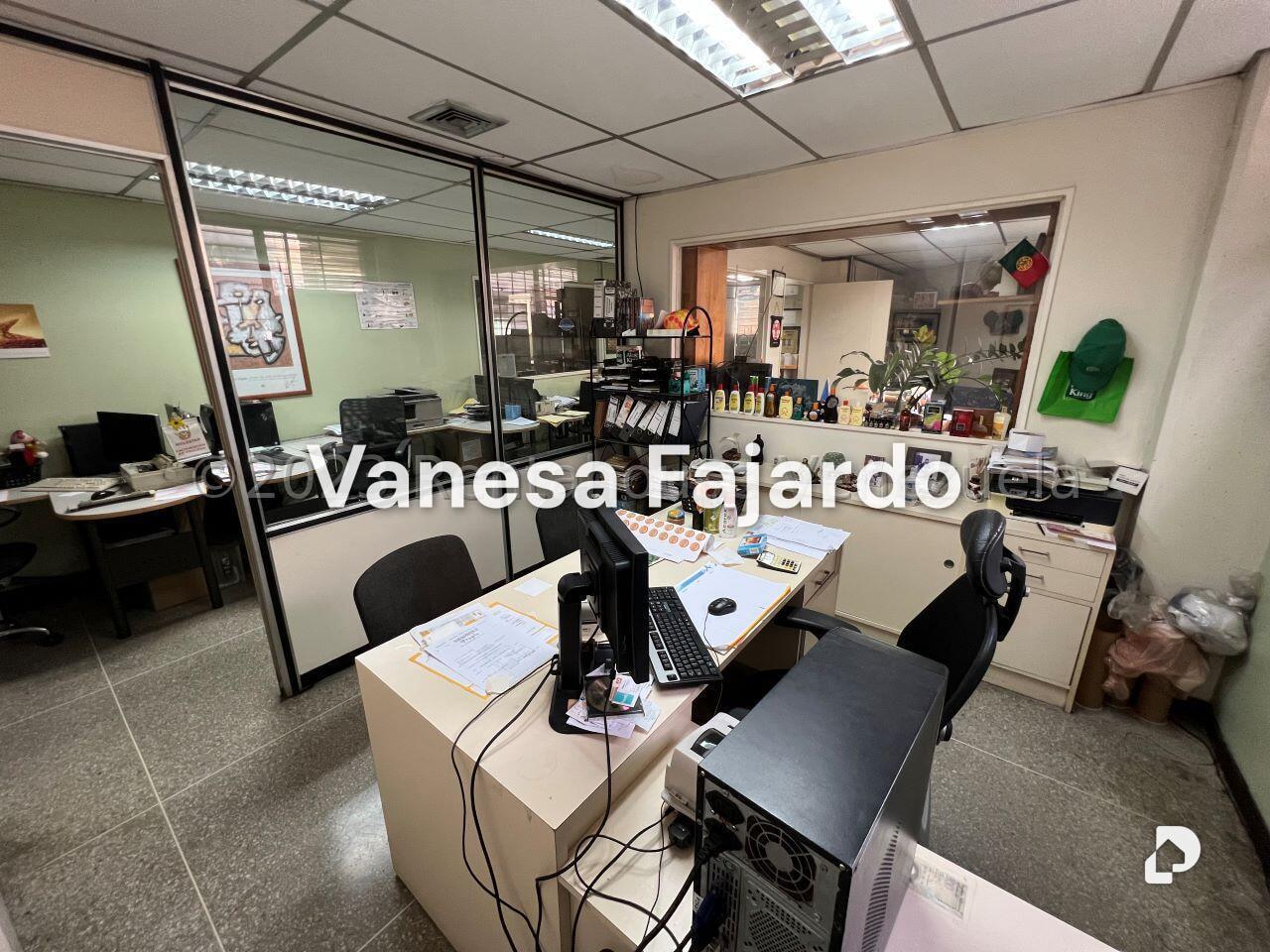 Local comercial en La Urbina, Caracas – 5