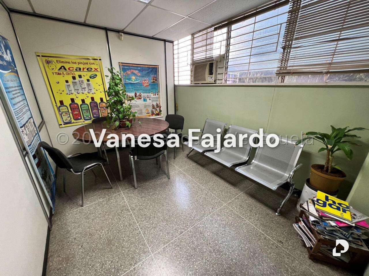 Local comercial en La Urbina, Caracas – 2