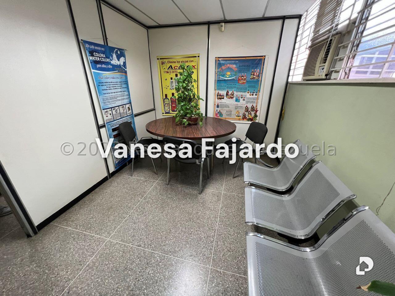 Local comercial en La Urbina, Caracas – 3