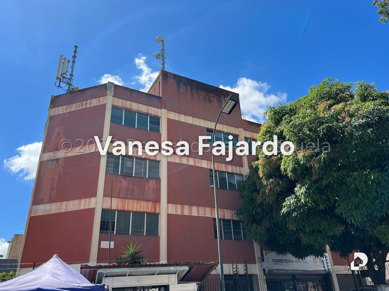 Local comercial en La Urbina, Caracas – 1