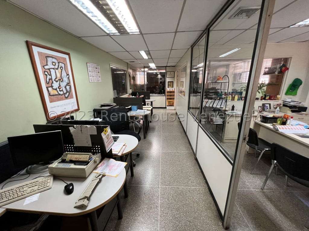 Local comercial en La Urbina, Caracas