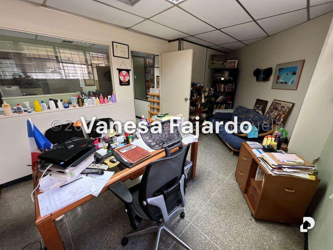 Local comercial en La Urbina, Caracas – 9