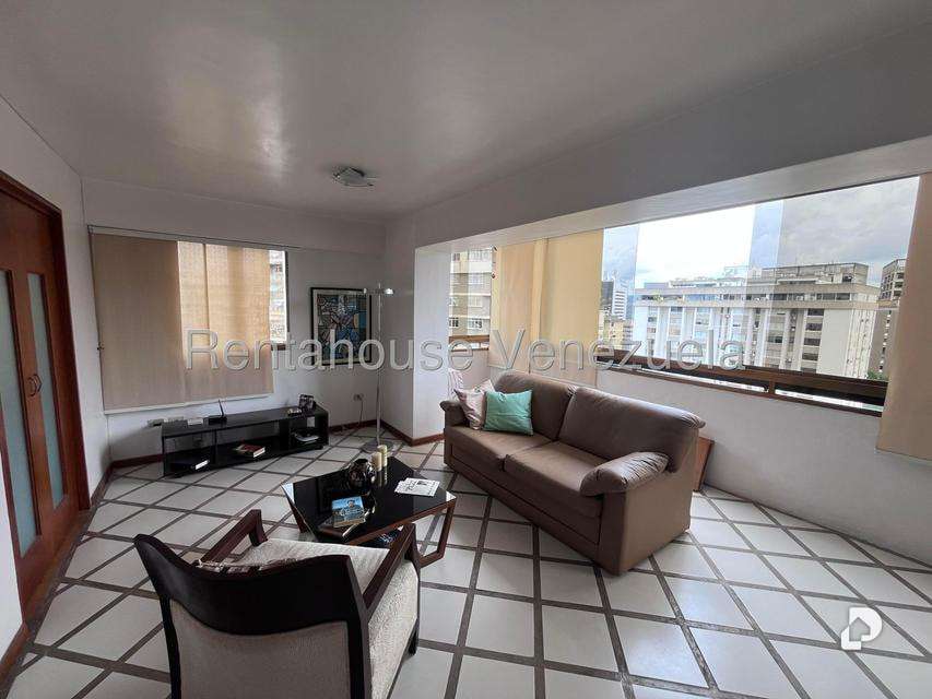 Apartamento en Los Palos Grandes, Caracas – 2