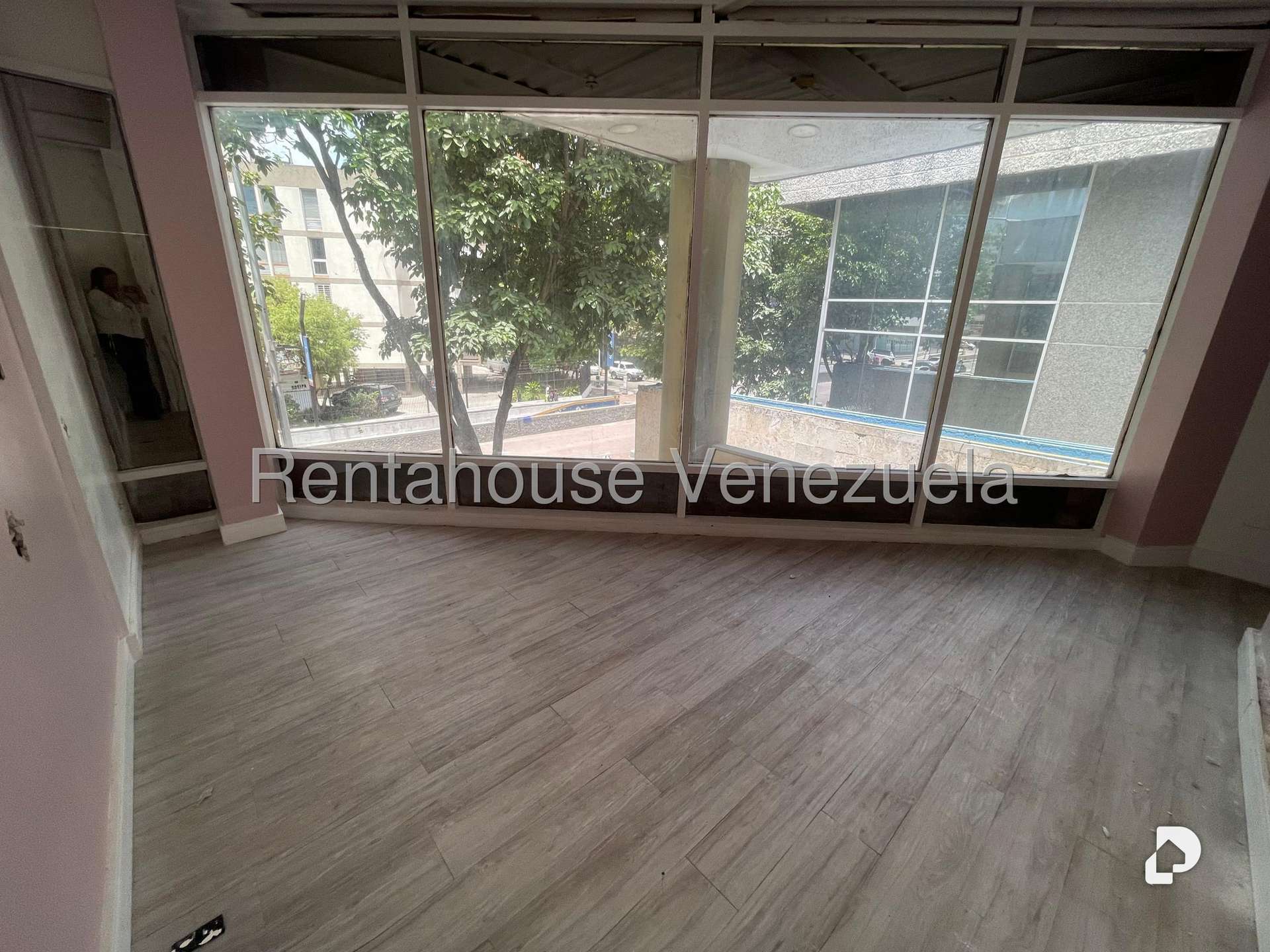 Local comercial en Las Mercedes, Caracas – 19
