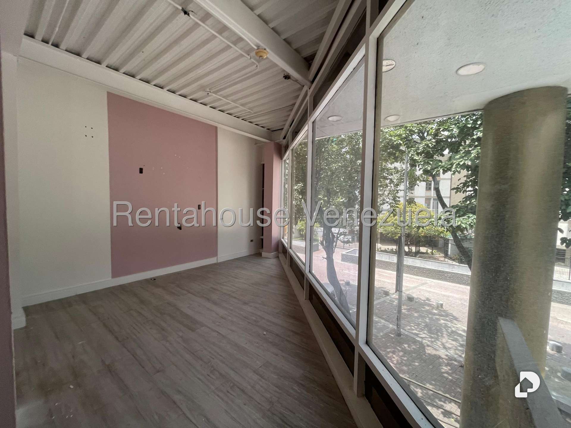 Local comercial en Las Mercedes, Caracas – 18