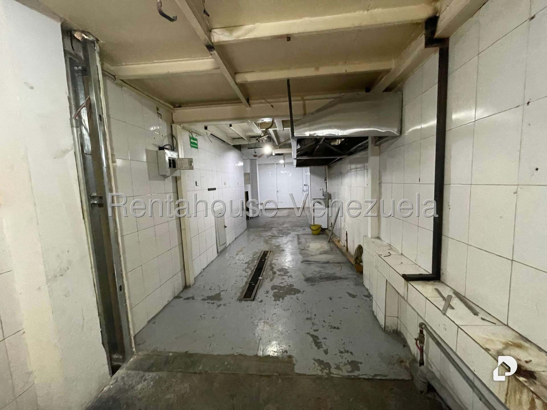 Local comercial en Las Mercedes, Caracas – 27