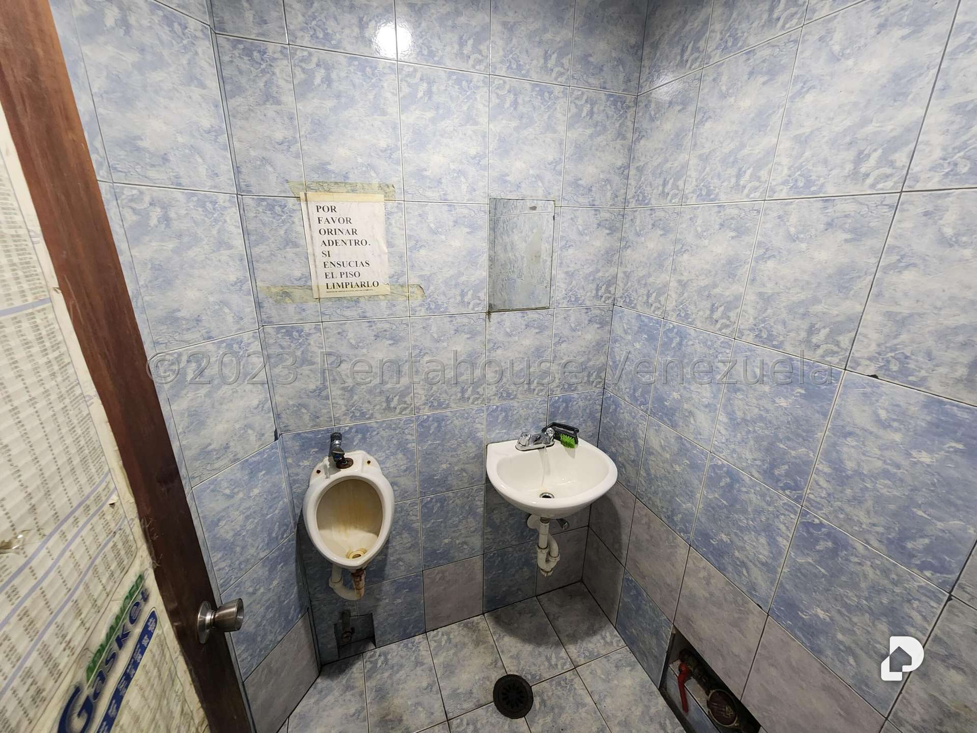 Local comercial en Bello Monte, Caracas – 16