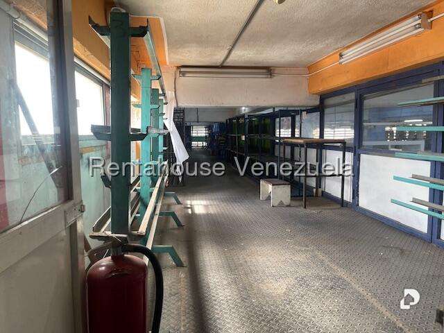 Edificio en Boleíta Sur, Caracas – 16