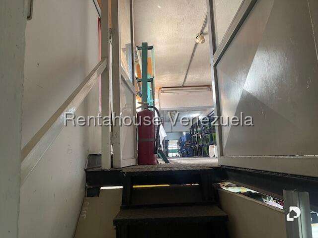 Edificio en Boleíta Sur, Caracas – 15