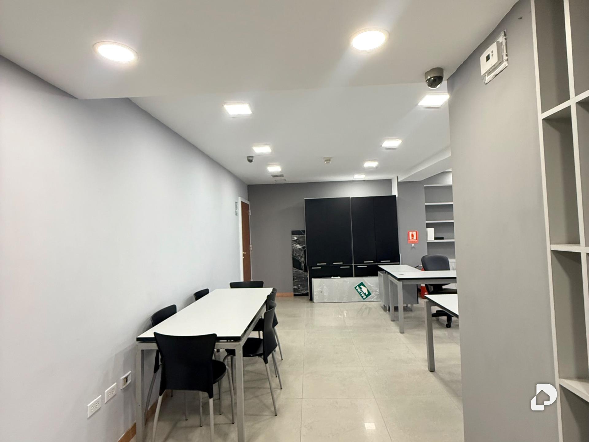 Oficina en Las Mercedes, Caracas – 4