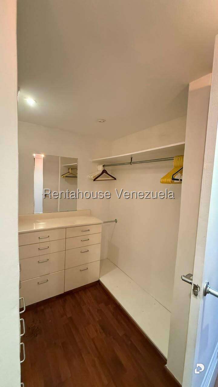 Apartamento en Santa Marta, Caracas – 12
