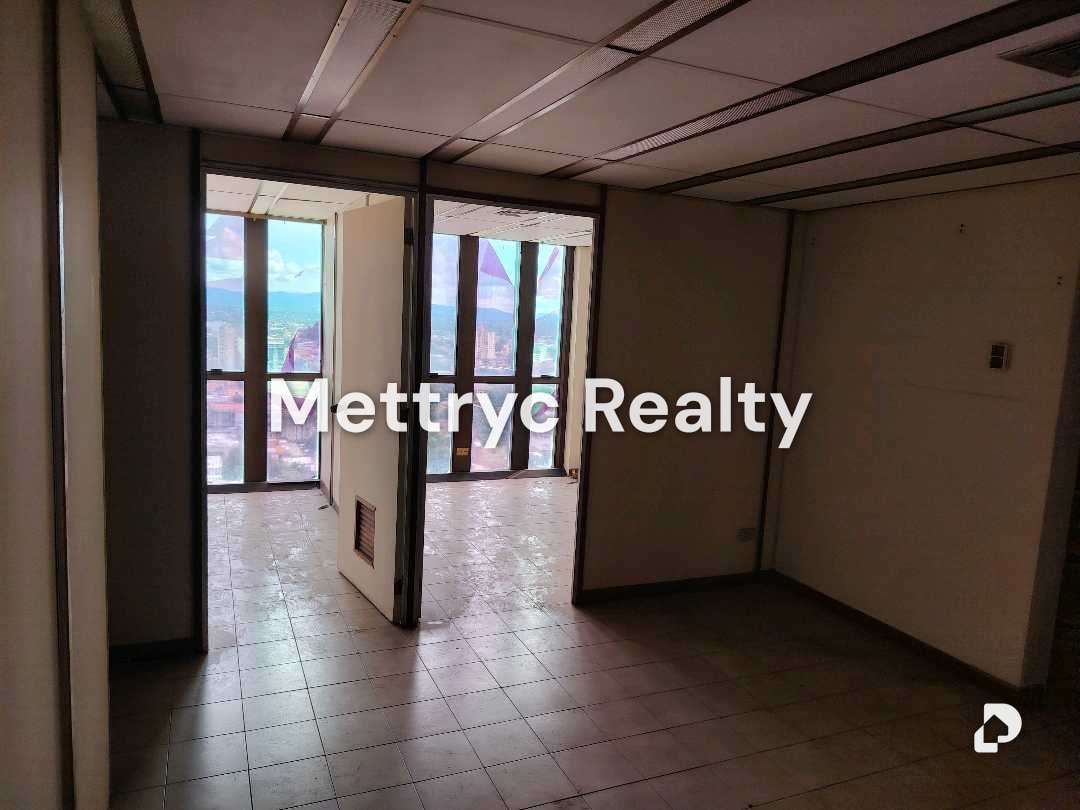 Oficina en Av. Bolívar Norte, Valencia – 10