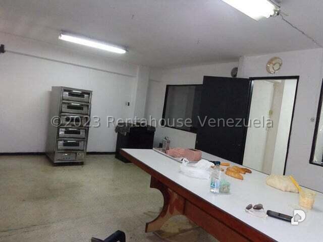 Local comercial en Parroquia La Candelaria, Caracas – 3