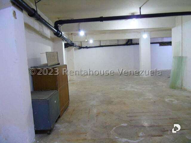 Local comercial en Parroquia La Candelaria, Caracas – 17