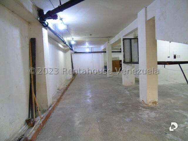 Local comercial en Parroquia La Candelaria, Caracas – 15