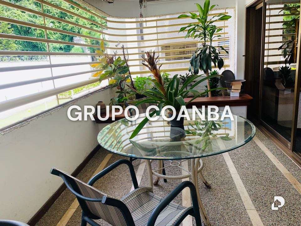 Apartamento en Los Palos Grandes, Caracas – 12