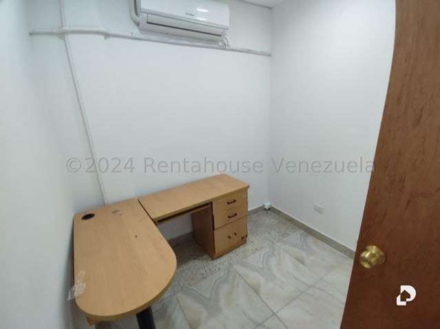 Local comercial en Los Guayos – 15