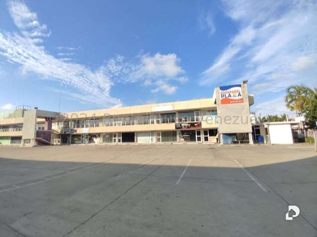 Local comercial en Los Guayos – 21