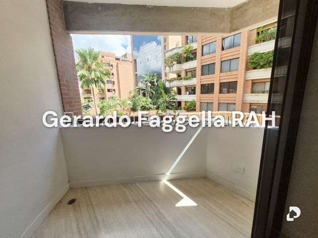 Apartamento en Campo Alegre, Caracas – 11