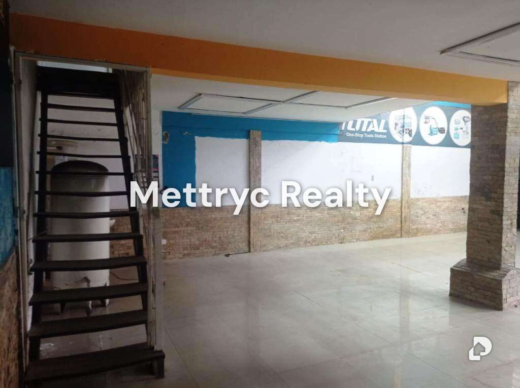 Local comercial en B. Tarapio, Valencia – 2
