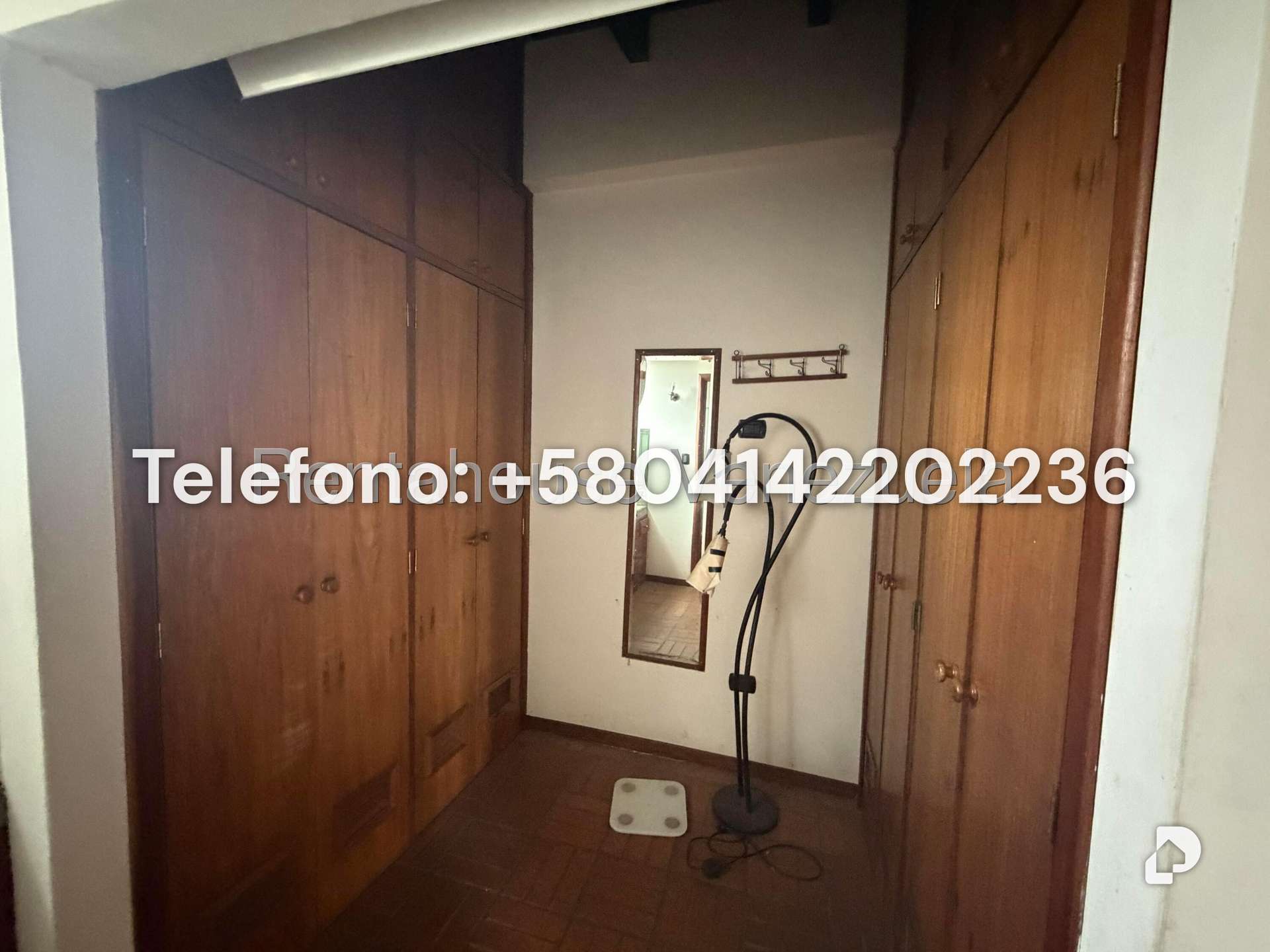 Casa en Prados del Este, Caracas – 25