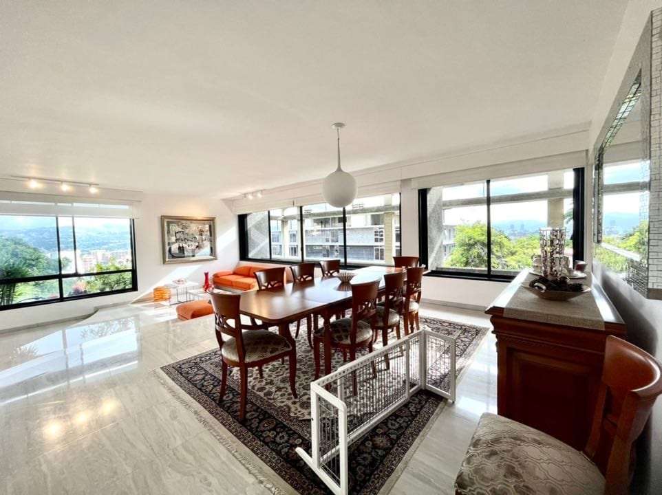 Apartamento en Altamira, Caracas - 1