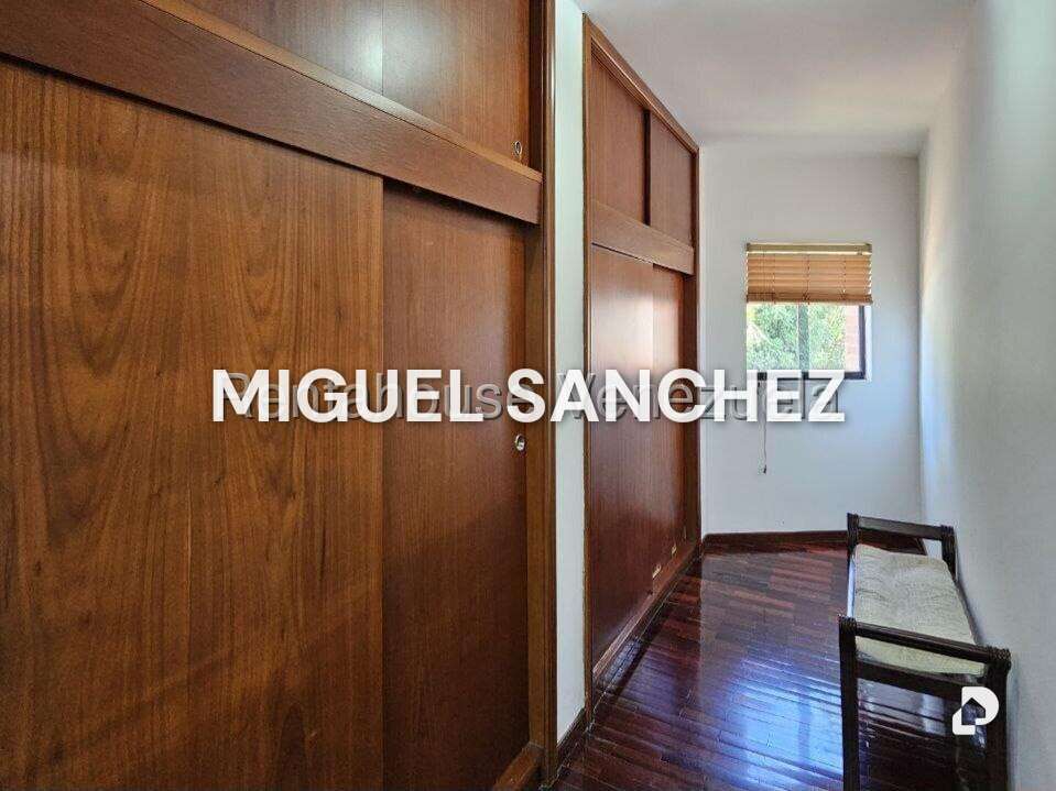 Casa en Prados Del Este, Caracas – 24