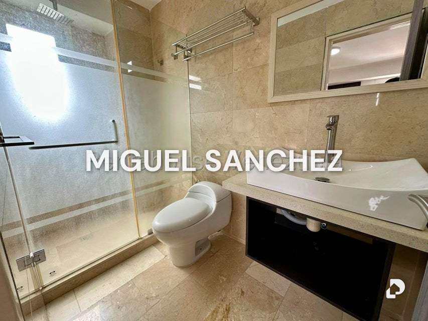 Apartamento en El Rosal, Caracas – 13