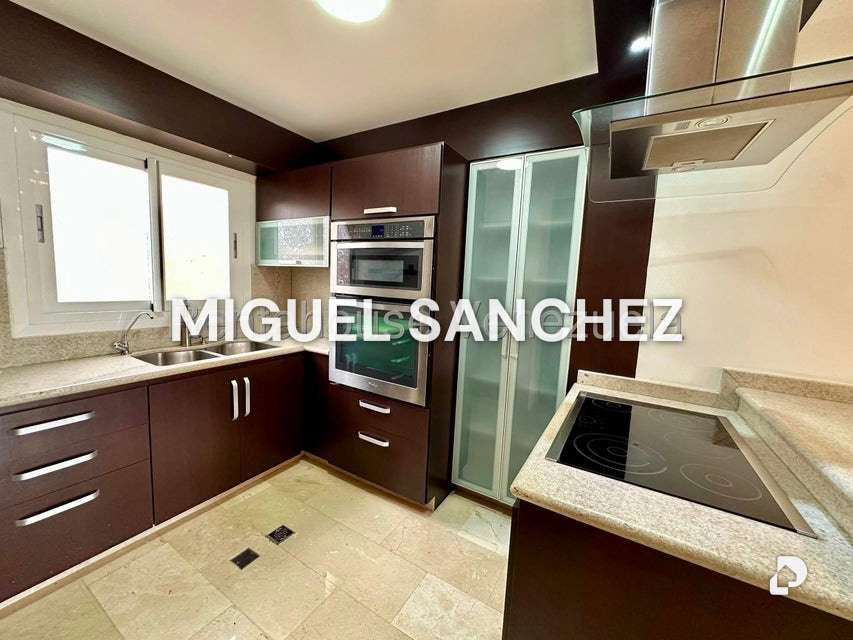 Apartamento en El Rosal, Caracas – 10