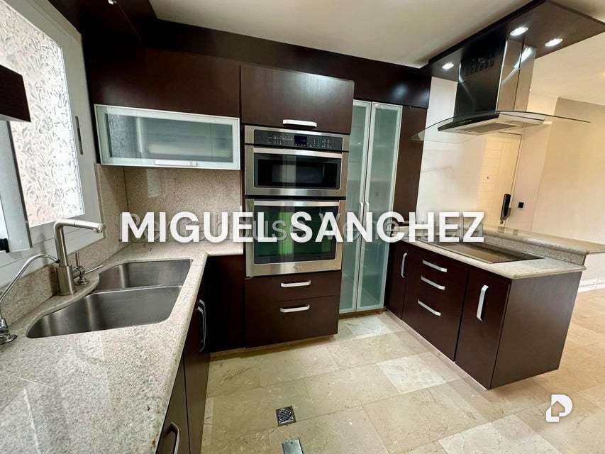 Apartamento en El Rosal, Caracas – 8