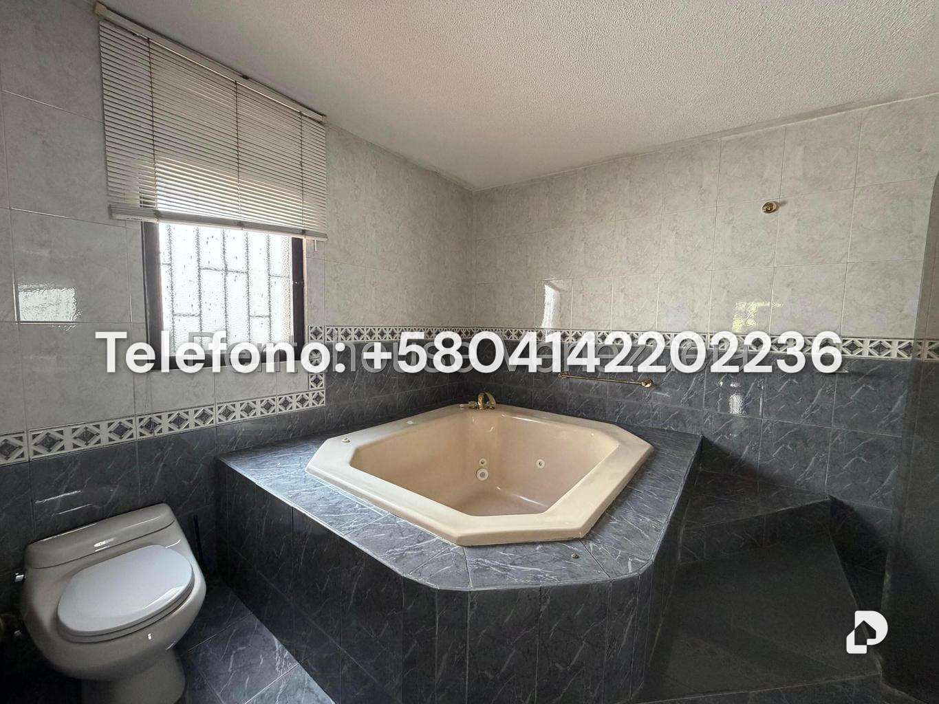 Casa en Prados del Este, Caracas – 27