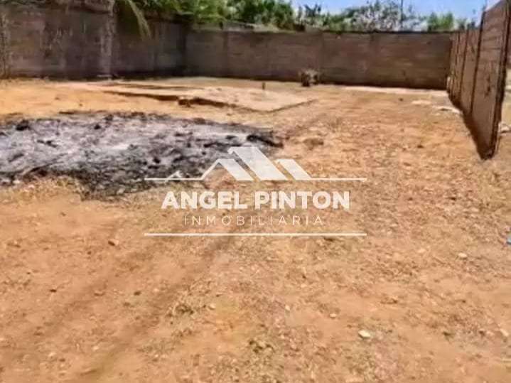 Land in Maracaibo - 1